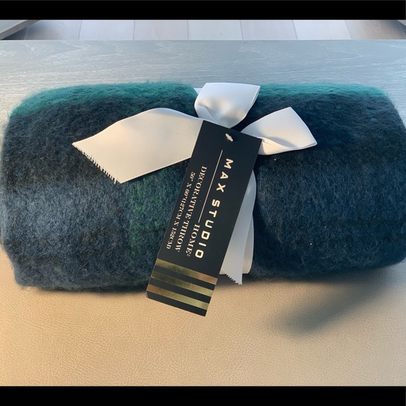 Max studio home decorative throw - Picture 1 of 6
